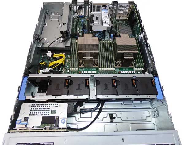 dell-r750xs-belso