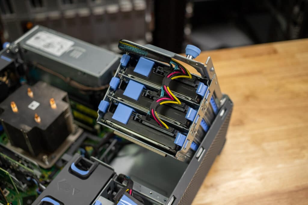 Dell-PowerEdge-T160-03
