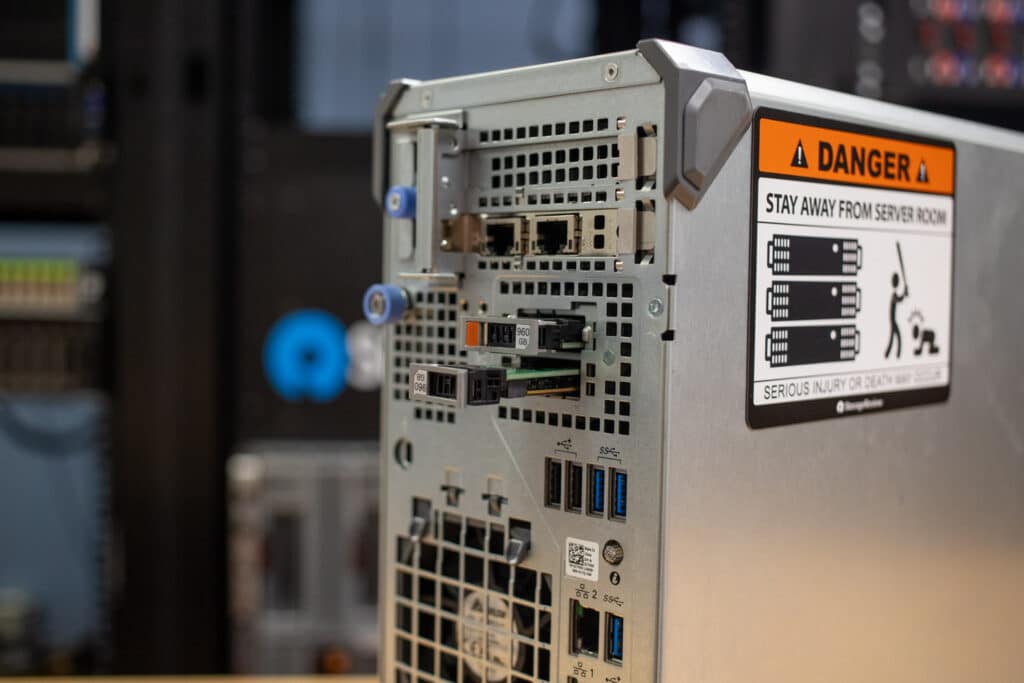 Dell-PowerEdge-T160-08